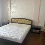 треф 3 комнаты на таирова Апартаменти *