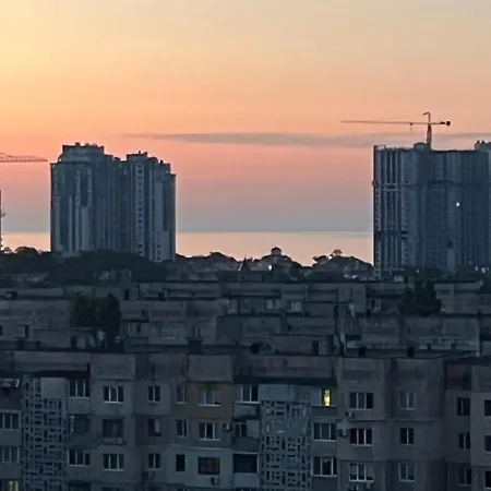 Apartment треф 3 комнаты на таирова *