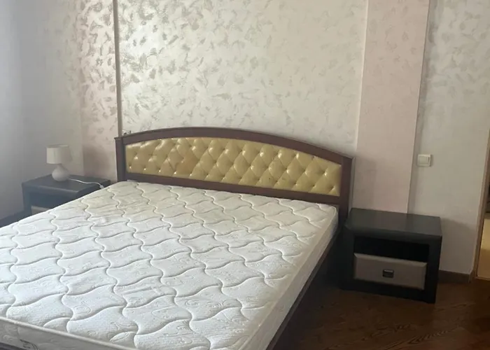 треф 3 комнаты на таирова Apartment *